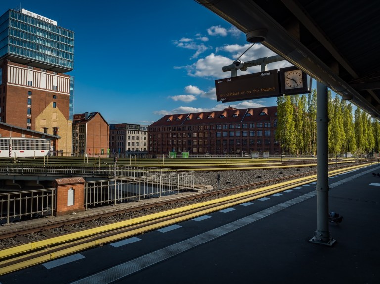 seeinberlin warschauer straße berlin U1 (11).jpg