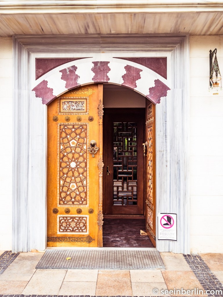 Sehitlik Mosque in Berlin Tempelhof (1).jpg