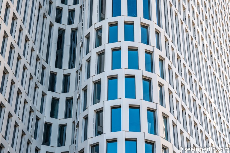 Breitscheidplatz Berlin Charlottenburg Kudamm (11).jpg