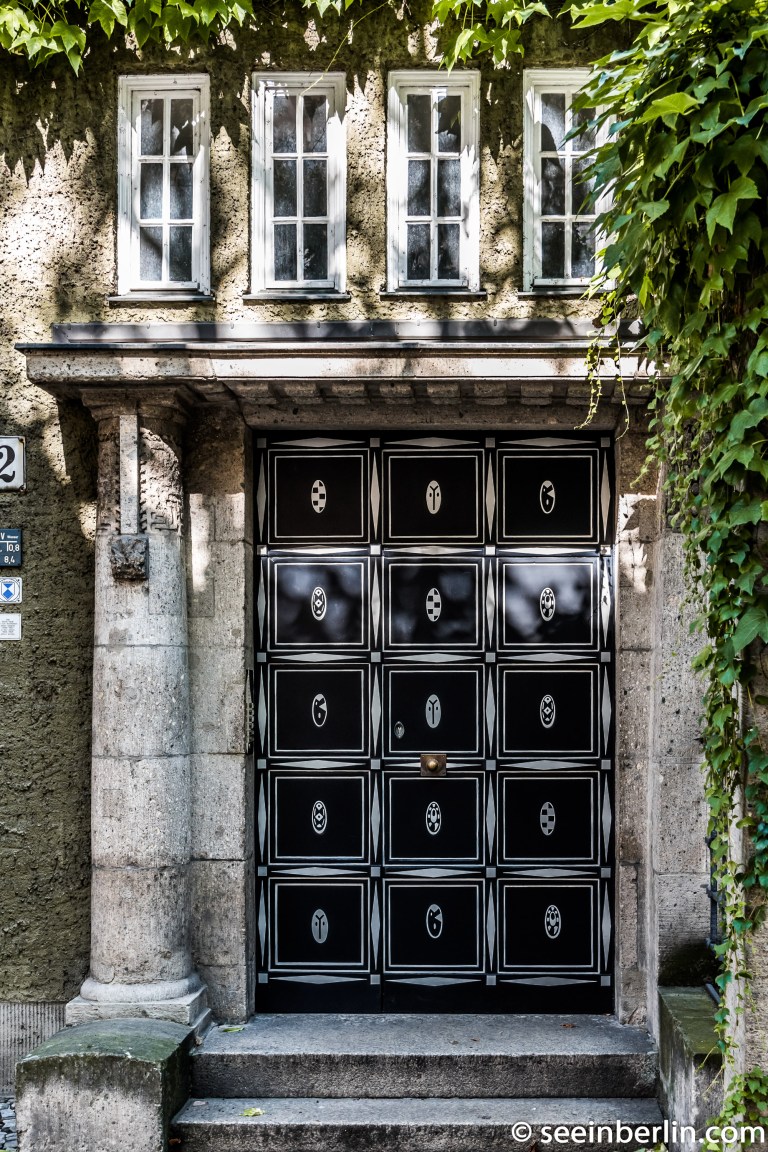 Mommsenstraße and Schlüterstraße in Charlottenburg Berlin (14).jpg